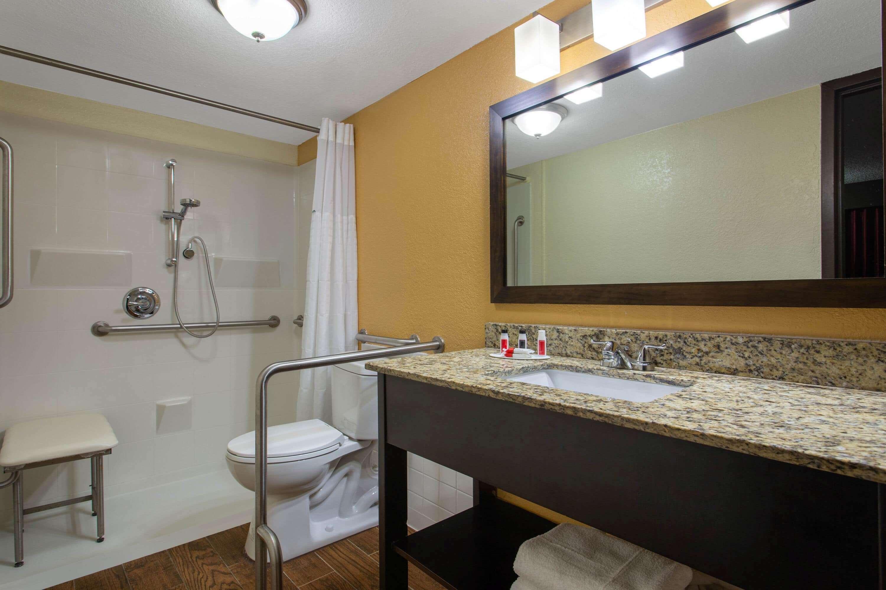 Hotel Ramada By Wyndham Westshore Airport South
