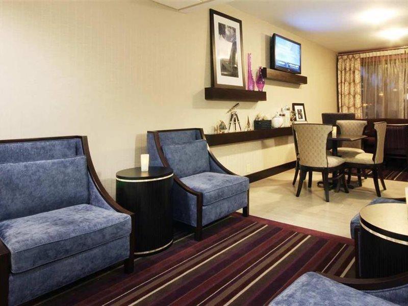 Ramada By Wyndham Westshore Airport South